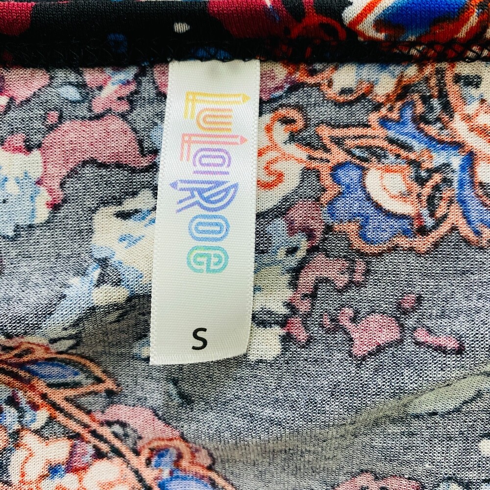 NWT LuLaRoe Classic T Paesly Short Sleeve Multicolor Soft T Shirt Sz S - Picture 5 of 7